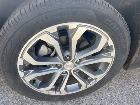 Used 2020 GMC Terrain SLT w/ Preferred Package image 18