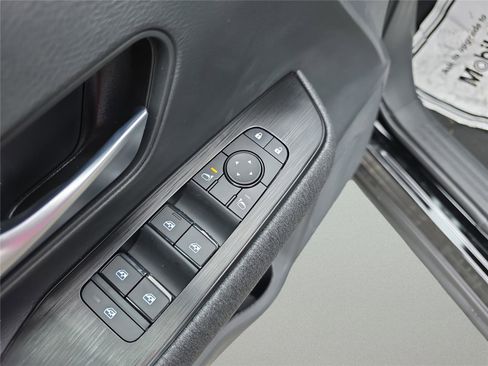 New 2026 Nissan Kicks SV w/ SV Premium Package image 18