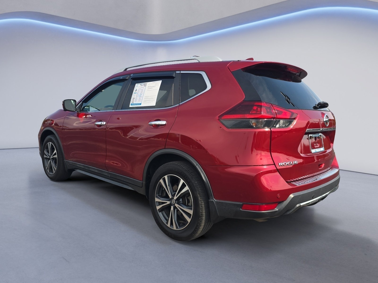 Used 2020 Nissan Rogue SV w/ Sun & Sound Touring Package FWD image 3
