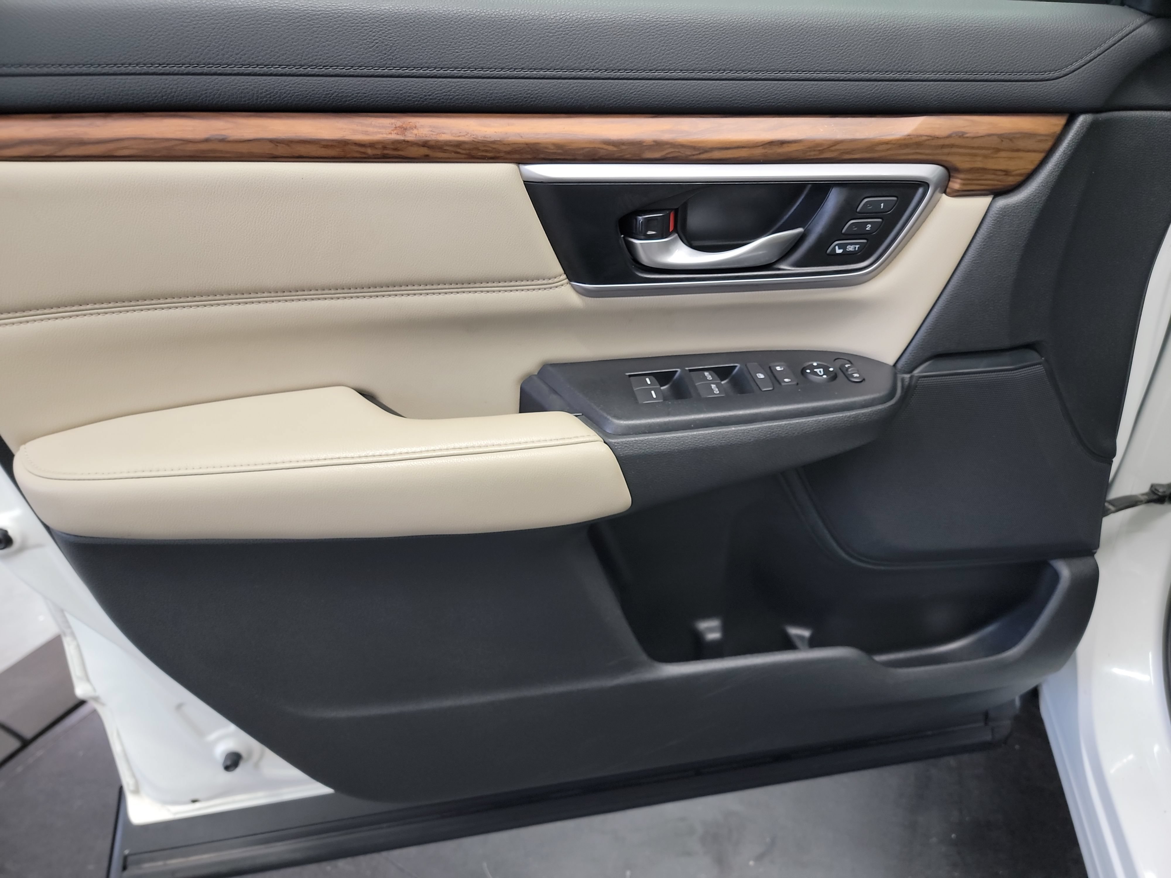 Used 2018 Honda CR-V EX-L image 13