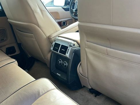 Used 2010 Land Rover Range Rover HSE image 30
