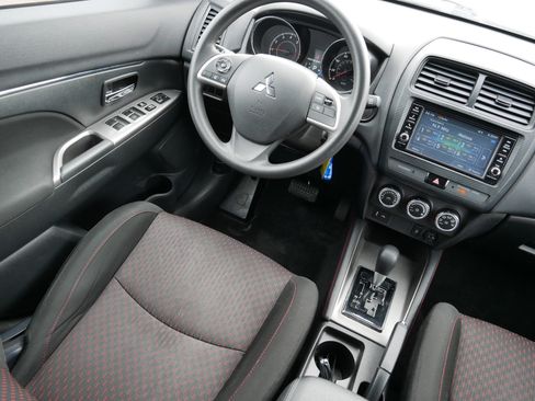 Used 2018 Mitsubishi Outlander Sport ES FWD image 9