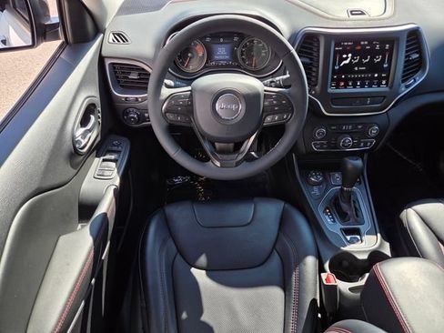 Used 2022 Jeep Cherokee Trailhawk w/ Sound & Nav Group AWD/4WD image 4