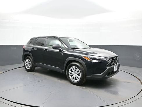 Certified 2025 Toyota Corolla Cross L image 4