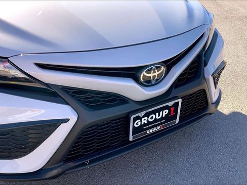 Used 2024 Toyota Camry SE image 28