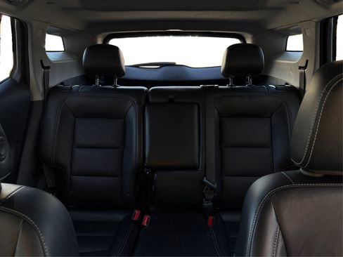 Used 2023 GMC Terrain SLT w/ Elevation Edition image 17