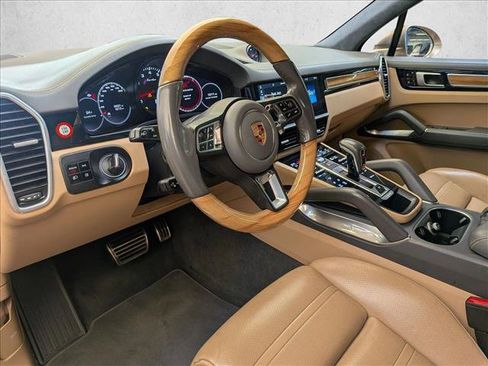 Used 2019 Porsche Cayenne Turbo AWD/4WD image 9