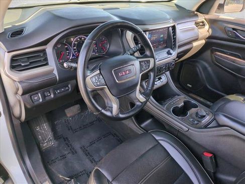 Used 2023 GMC Acadia Denali image 10