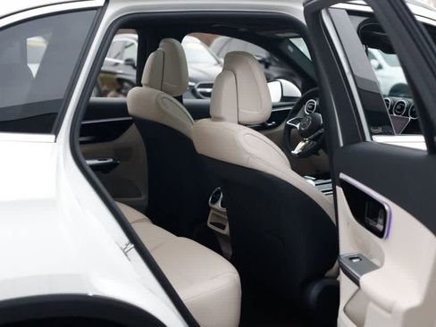 Used 2026 Mercedes-Benz GLC 300 4MATIC image 22