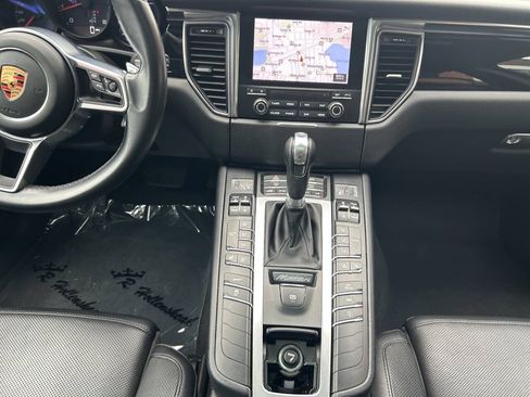 Used 2018 Porsche Macan AWD/4WD image 7