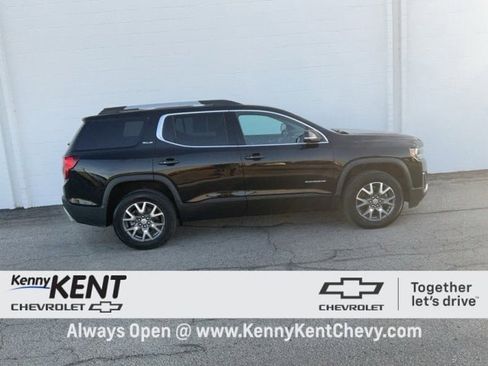 Certified 2023 GMC Acadia SLE w/ Driver Convenience Package image 3