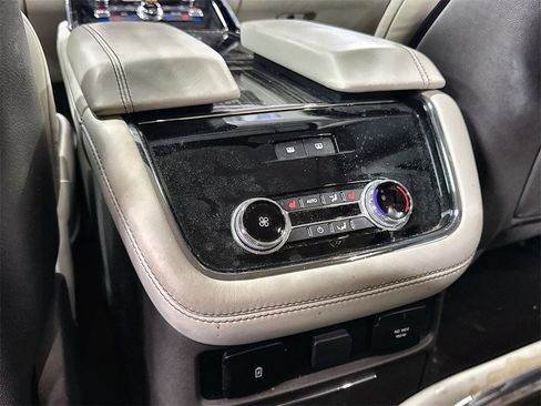 Used 2020 Lincoln Navigator Black Label w/ Cargo Convenience Package image 29