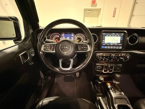 Used 2020 Jeep Wrangler Unlimited Sahara AWD/4WD image 28