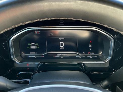 Certified 2025 GMC Sierra 1500 SLT image 24