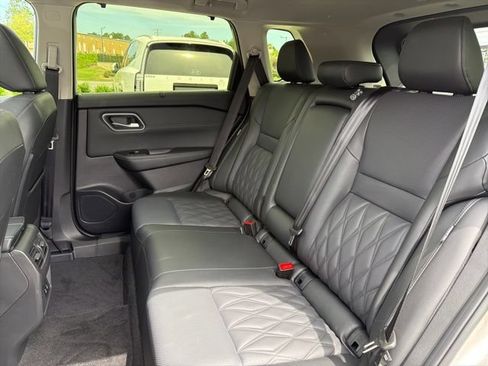 Used 2026 Nissan Rogue Platinum w/ Platinum Premium Package AWD/4WD image 25
