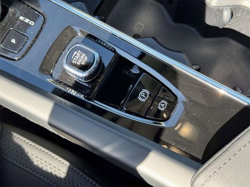 Certified 2026 Volvo XC60 B5 Plus w/ Climate Package image 29