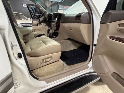 Used 2006 Toyota Land Cruiser image 23