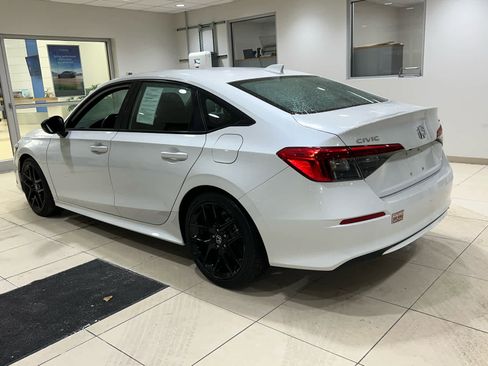 Used 2023 Honda Civic Sport image 8