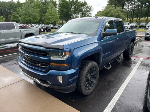 Used 2017 Chevrolet Silverado 1500 LT w/ All Star Edition AWD/4WD image 7