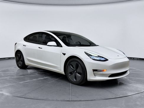 Used 2022 Tesla Model 3 Long Range AWD/4WD image 4