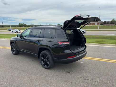 New 2025 Jeep Grand Cherokee L Limited w/ Luxury Tech Group II image 7
