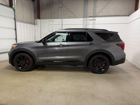 Certified 2023 Ford Explorer ST w/ Equipment Group 401A AWD/4WD image 5