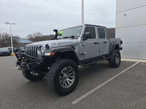 Used 2020 Jeep Gladiator Sport w/ Quick Order Package 24S image 8