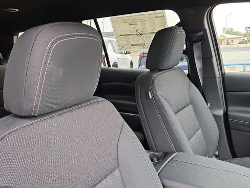 Used 2026 Chevrolet Traverse LT w/ Driver Confidence Package FWD image 17