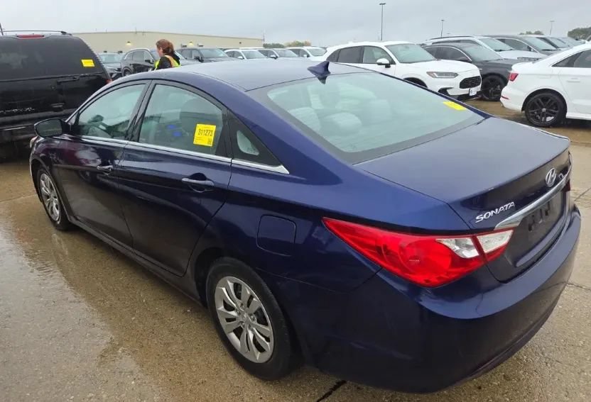 Used 2011 Hyundai Sonata GLS FWD image 3