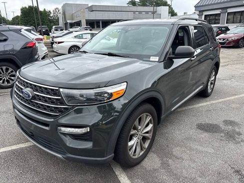 Certified 2022 Ford Explorer XLT w/ Equipment Group 202A RWD image 2