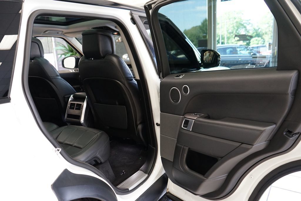 Used 2019 Land Rover Range Rover Sport HSE AWD/4WD image 50
