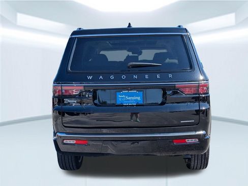 Used 2024 Jeep Wagoneer Series III w/ Premium Group I AWD/4WD image 4