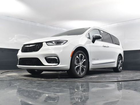 New 2026 Chrysler Pacifica Pinnacle w/ Trailer Tow Group image 51