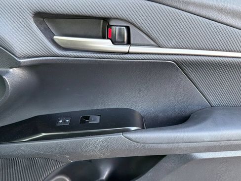 Used 2025 Toyota Camry SE FWD image 21