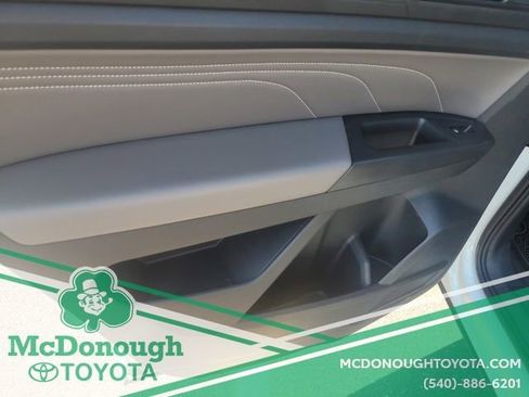 Used 2022 Volkswagen Atlas SEL Premium image 24