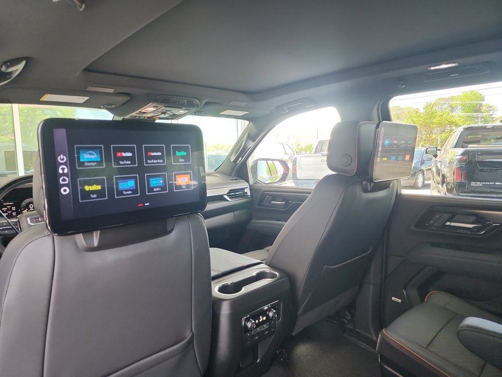 Certified 2025 GMC Yukon XL AT4 w/ AT4 Premium Plus Package AWD/4WD image 35