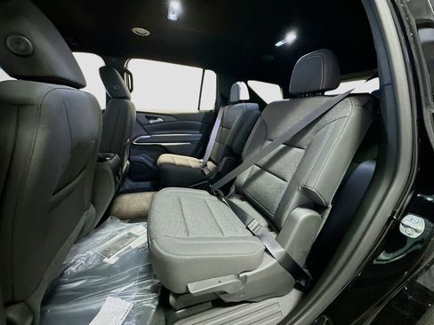 New 2025 Chevrolet Traverse LT image 24