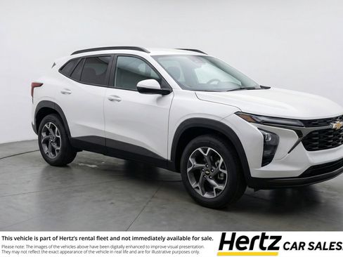 Used 2025 Chevrolet Trax LT image 1