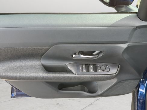 Certified 2025 Nissan Kicks SV w/ SV Premium Package FWD image 30