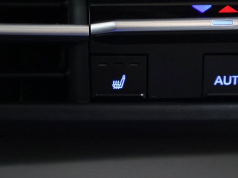 Used 2023 Toyota Sienna XLE image 44