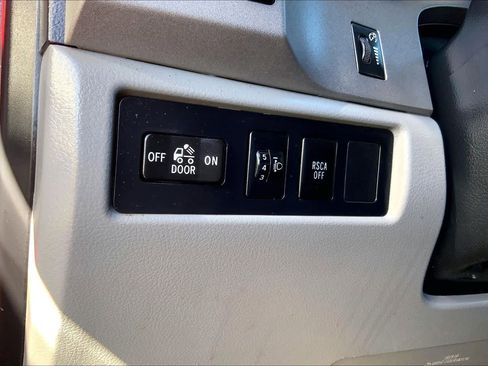 Used 2013 Toyota Tundra Double Cab 5.7L FFV V8 6-Spd A image 34