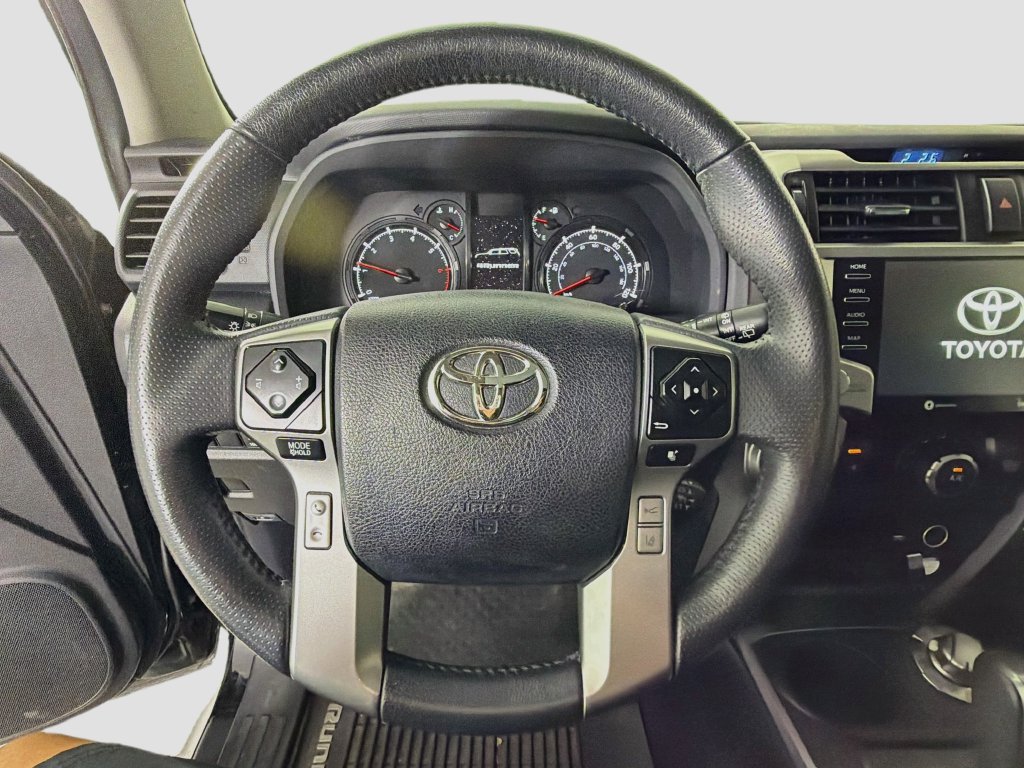 Used 2021 Toyota 4Runner SR5 Premium w/ Moonroof Package AWD/4WD image 15