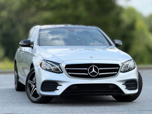 Used 2019 Mercedes-Benz E 300 4MATIC image 4