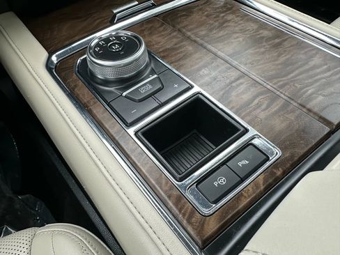 Used 2018 Ford Expedition Platinum image 47