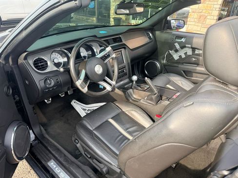 Used 2011 Ford Mustang GT Premium w/ Electronics Pkg RWD image 19