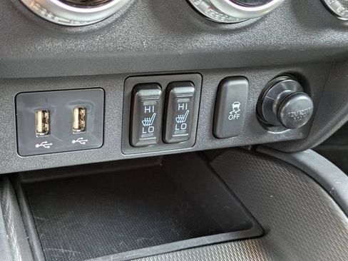 Used 2025 Mitsubishi Outlander Sport LE AWD/4WD image 23