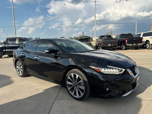 Used 2023 Nissan Maxima Platinum w/ Sport Mat Group FWD image 2