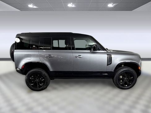 Used 2023 Land Rover Defender 110 X-Dynamic SE AWD/4WD image 8
