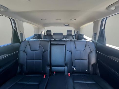 Used 2022 Kia Telluride EX w/ Towing Package image 17