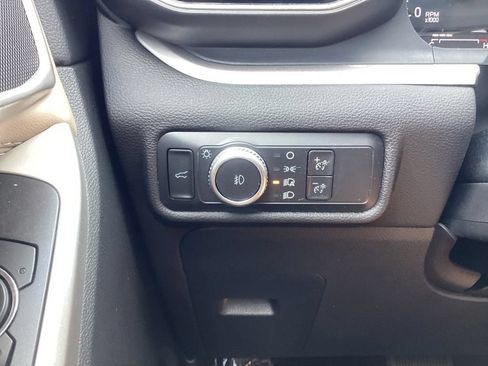 Used 2022 Ford Explorer XLT w/ Equipment Group 202A AWD/4WD image 30
